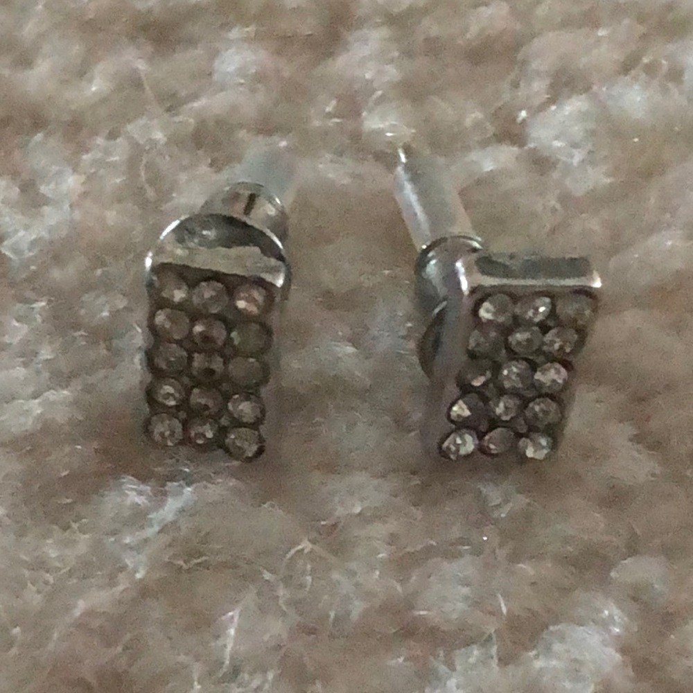 Rectangular Diamond-Encrusted Earrings. - image 1